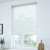 Persiana de madera blanca